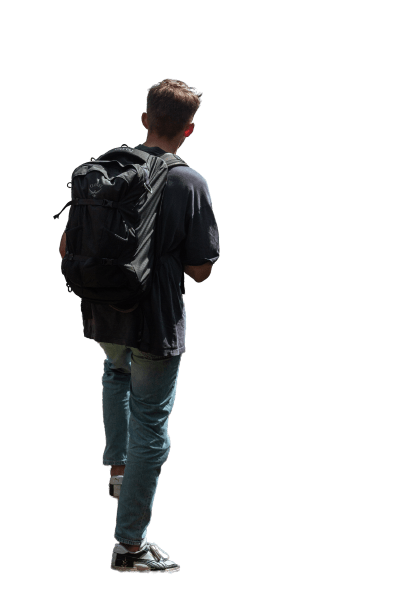 Junge mit Rucksack unterwegs mit Study & Travel